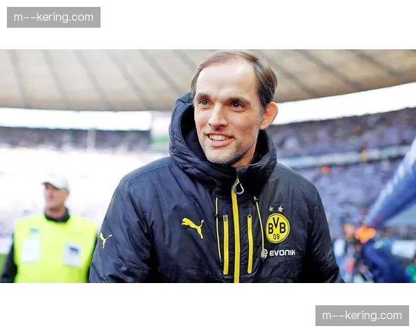 更衣室特写：一位39岁老将赛前为全队做动员讲话